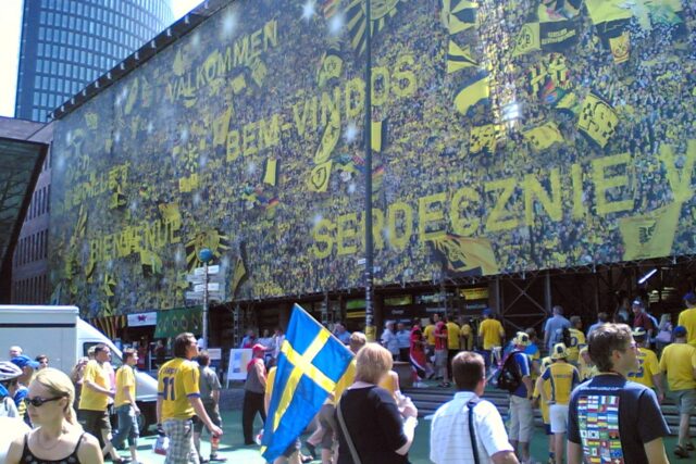 2006-06-10 Dortmund Fussball-WM Stadion am Bahnhof 02